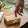 Horloge Réveil Flip Click Clock -CADEAUX FOLIES Soldes bamboo main picture 1