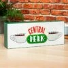 Lampe Friends Logo Central Perk -CADEAUX FOLIES Soldes pp9556fr central perk logo light lifestyle 800 x 800